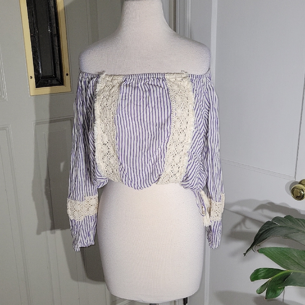 Cool Change Boho Striped Off-Shoulder Top with Lace Accents SZ M🏖